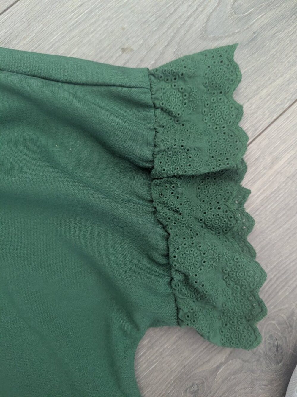 Ann Taylor Green Ruffle Sleeve Tee